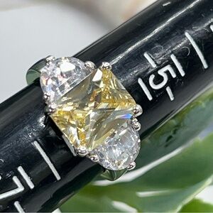 Elegant Yellow and Silver Women's Ring